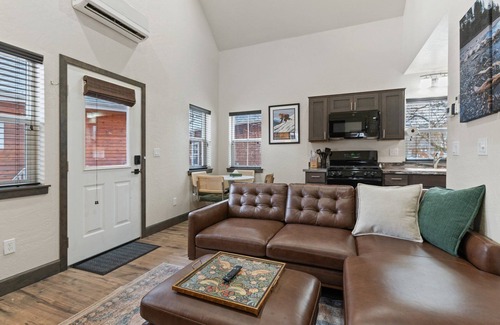 Dover Bay House | 1 Bedroom with Loft Parkside Bungalow