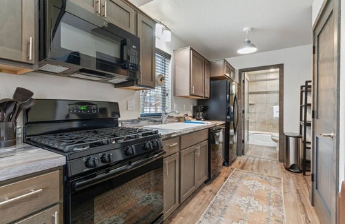 Dover Bay House | 1 Bedroom with Loft Parkside Bungalow