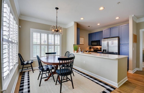 Old Irving Park Apartment | 102 m² Apartment ∙ 2 bedrooms ∙ 4 guests