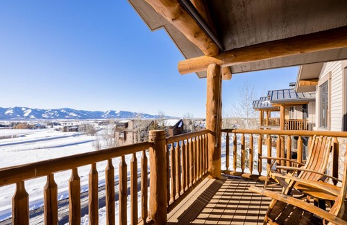 Victor Condo | 104 m² Condo ∙ 2 bedrooms ∙ 5 guests