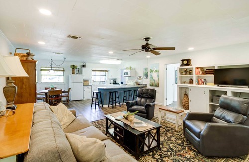 McComb Cottage | 111 m² Cabin ∙ 2 bedrooms ∙ 4 guests