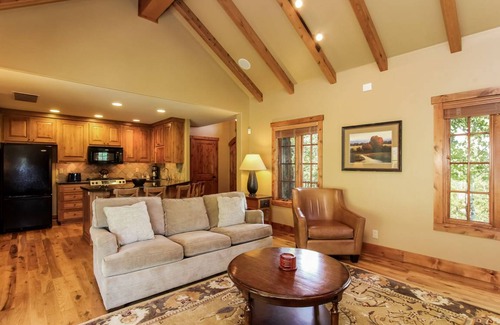 Tamarack Resort House | 116 m² House ∙ 2 bedrooms ∙ 6 guests
