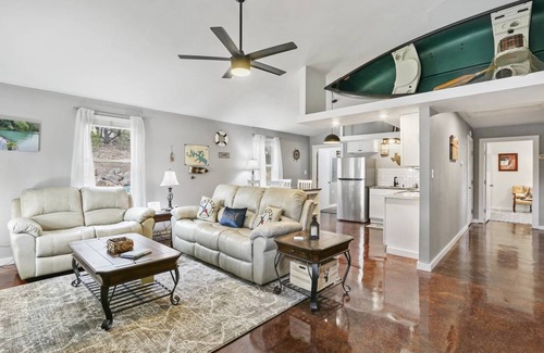 Canyon Lake House | 120 m² House ∙ 2 bedrooms ∙ 4 guests
