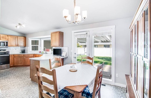 West Valley House | 125 m² House ∙ 2 bedrooms ∙ 4 guests