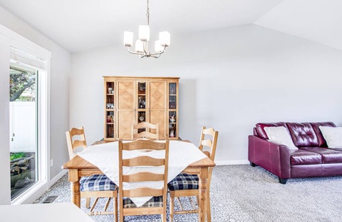 West Valley House | 125 m² House ∙ 2 bedrooms ∙ 4 guests