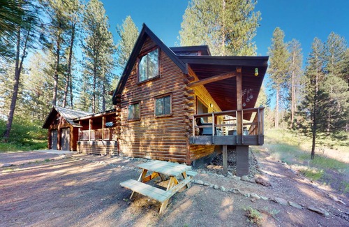 New Meadows Cabin | 129 m² Cabin ∙ 2 bedrooms ∙ 6 guests