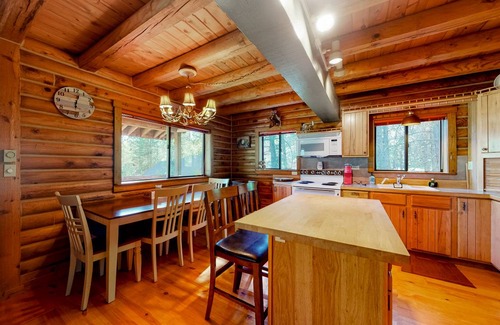 New Meadows Cabin | 129 m² Cabin ∙ 2 bedrooms ∙ 6 guests