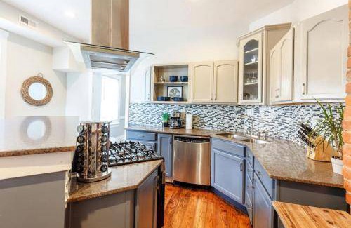 Mount Auburn Apartment | 135 m² Apartment ∙ 2 bedrooms ∙ 7 guests