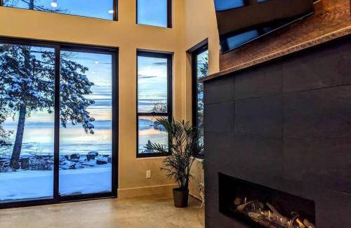 Woods Bay House | 135 m² House ∙ 2 bedrooms ∙ 4 guests