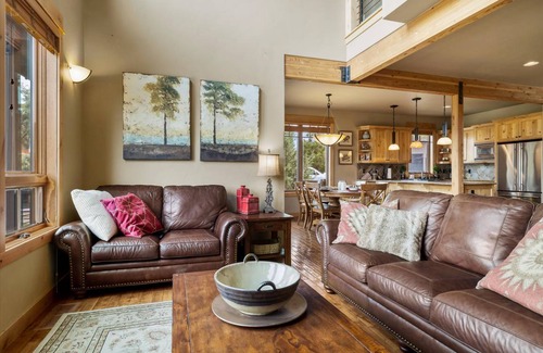 Powell Butte Cabin | 139 m² Cabin ∙ 2 bedrooms ∙ 8 guests