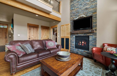 Powell Butte Cabin | 139 m² Cabin ∙ 2 bedrooms ∙ 8 guests
