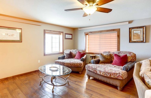 Deadwood Apartment | 148 m² Apartment ∙ 1 bedroom ∙ 4 guests