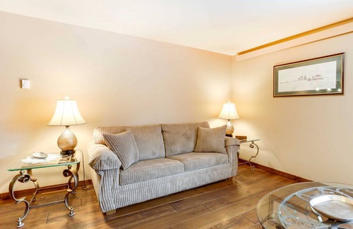 Deadwood Apartment | 148 m² Apartment ∙ 1 bedroom ∙ 4 guests
