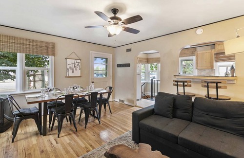 University District House | 148 m² House ∙ 4 bedrooms ∙ 10 guests