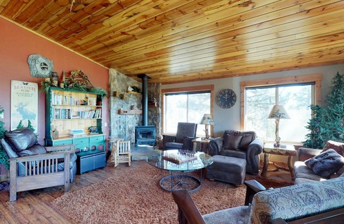 New Meadows Cabin | 149 m² Cabin ∙ 4 bedrooms ∙ 10 guests