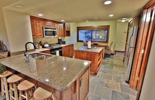 Park Meadows Condo | 149 m² Condo ∙ 3 bedrooms ∙ 9 guests