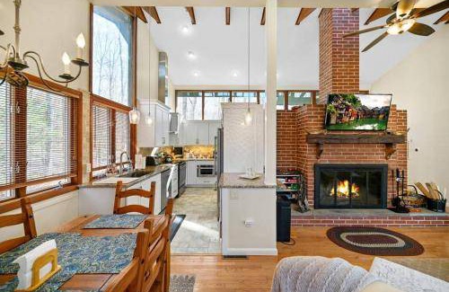 Pocono Pines House | 149 m² House ∙ 4 bedrooms ∙ 10 guests