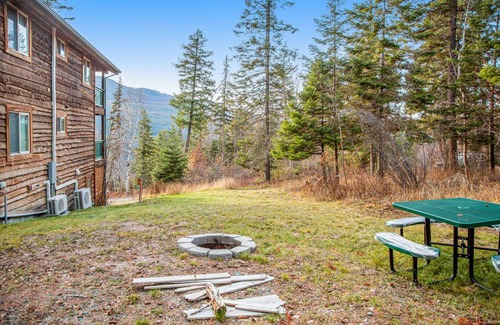 Bigfork Cabin | 151 m² Cabin ∙ 3 bedrooms ∙ 7 guests