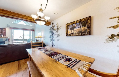 Saddle Ridge House | 166 m² House ∙ 3 bedrooms ∙ 9 guests