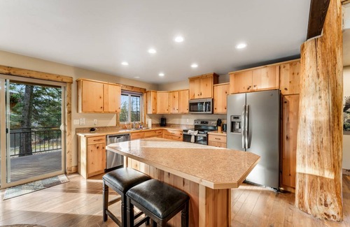 Bigfork Cabin | 167 m² Cabin ∙ 3 bedrooms ∙ 11 guests