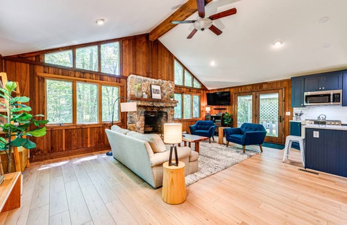 Pocono Pines Cottage | 174 m² Cabin ∙ 3 bedrooms ∙ 8 guests