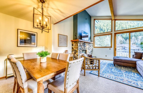 Warm Springs Condo | 175 m² Condo ∙ 2 bedrooms ∙ 8 guests