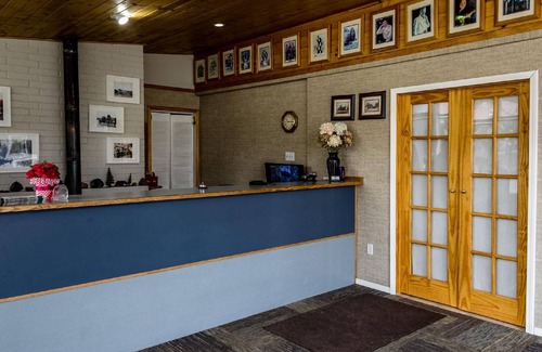 Lakeview Hotel | 18 m² Motel ∙ 4 guests