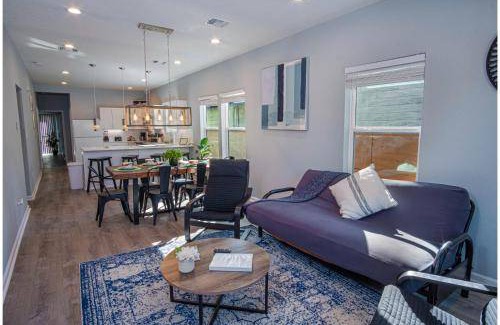 Eastside Promise Neighborhood House | 186 m² House ∙ 4 bedrooms ∙ 11 guests