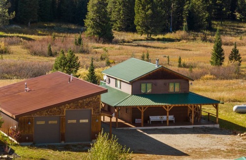 Lazy Acres House | 186 m² House ∙ 2 bedrooms ∙ 8 guests