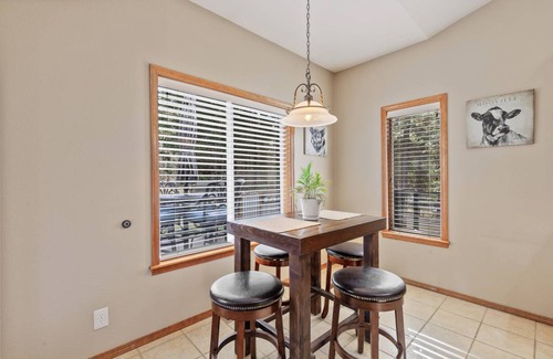 Clarksville House | 189 m² House ∙ 4 bedrooms ∙ 8 guests