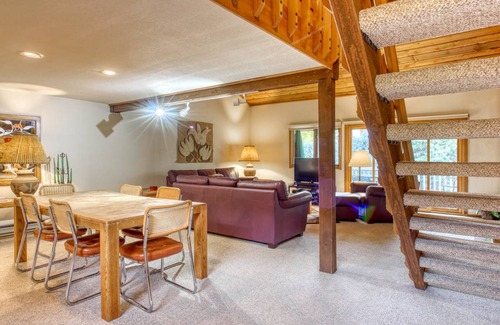 Elkhorn Village Condo | 190 m² Condo ∙ 3 bedrooms ∙ 10 guests