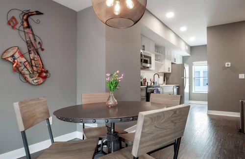 Ohio City Condo | 2 Bed Condo in the Heart of Ohio City- F6
