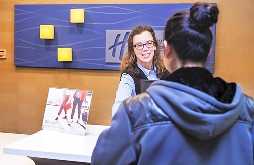 Canyon Park Hotel | 2-Star Hotel ∙ Holiday Inn Express Bothell, an IHG Hotel