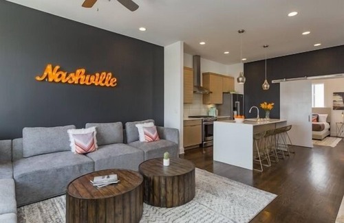 Nashville House | 20 🛌 BEDS | 🏡 🏡 2 SIDE BY SIDE | LARGE ​🎉 CELEBRATIONS