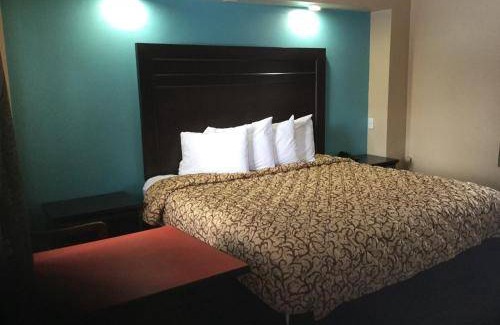 Reynolds Corners Hotel | 20 m² Motel ∙ 4 guests