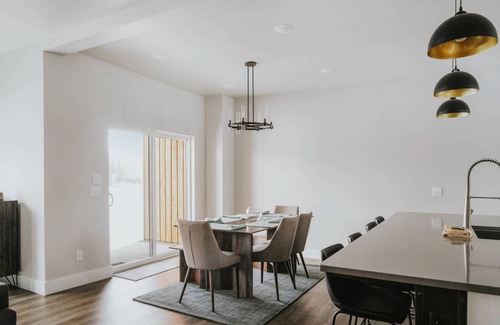 Four Corners House | 200 m² House ∙ 4 bedrooms ∙ 8 guests