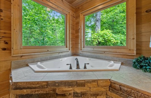 Ridgeline Vistas Cabin | 205 m² Cabin ∙ 3 bedrooms ∙ 6 guests