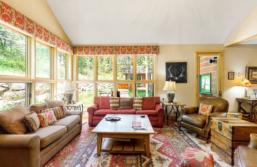 Teton Village Condo | 215 m² Condo ∙ 3 bedrooms ∙ 6 guests