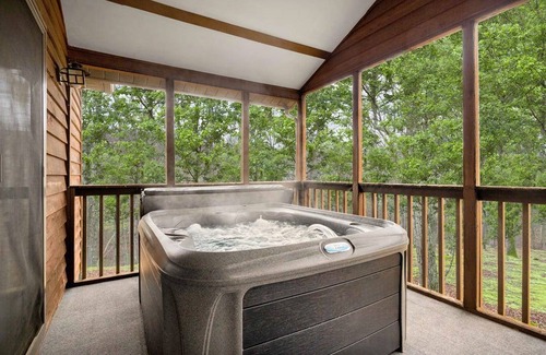 Berkeley Springs Cabin | 216 m² Cabin ∙ 4 bedrooms ∙ 10 guests