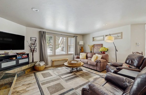 McCall Cabin | 228 m² Cabin ∙ 4 bedrooms ∙ 10 guests