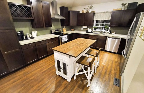 Boone County House | 232 m² House ∙ 4 bedrooms ∙ 12 guests