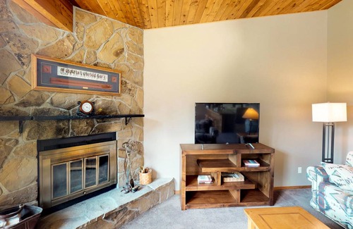 Big Sky House | 255 m² House ∙ 4 bedrooms ∙ 8 guests