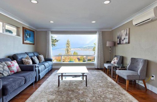 Bryn Mawr-Skyway House | 267 m² House ∙ 5 bedrooms ∙ 16 guests