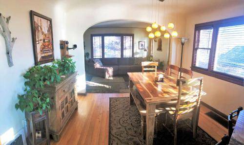 Lower Avenues House | 279 m² House ∙ 6 bedrooms ∙ 12 guests
