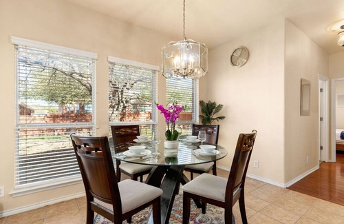 Scenic Oaks House | 288 m² House ∙ 5 bedrooms ∙ 12 guests