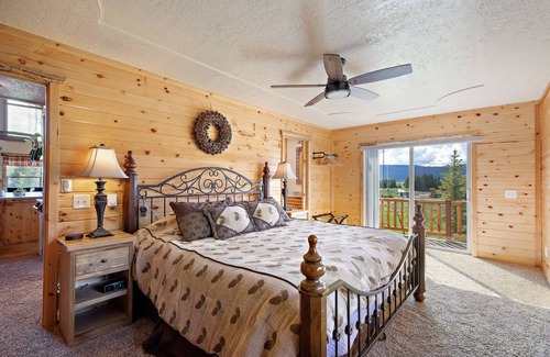Island Park Cabin | 294 m² Cabin ∙ 4 bedrooms ∙ 10 guests