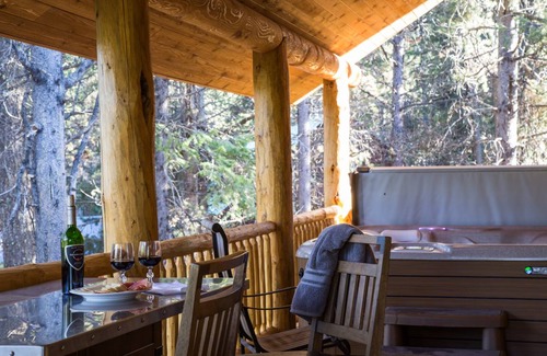 Island Park Cabin | 295 m² Cabin ∙ 4 bedrooms ∙ 10 guests