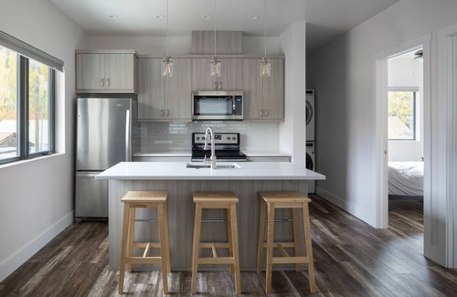 Jackson House | 2bd/1ba Guest House in Heart of Jackson
