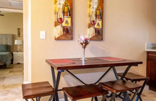 Tucson House | 2nd St 1 Awesome 2-Bedroom Unit in Hummingbird Alcove