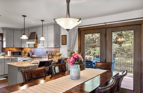 Somers House | 3 bedroom Exec Home at Best Western, Free Hot Breakfast, Pool near Flathead Lake